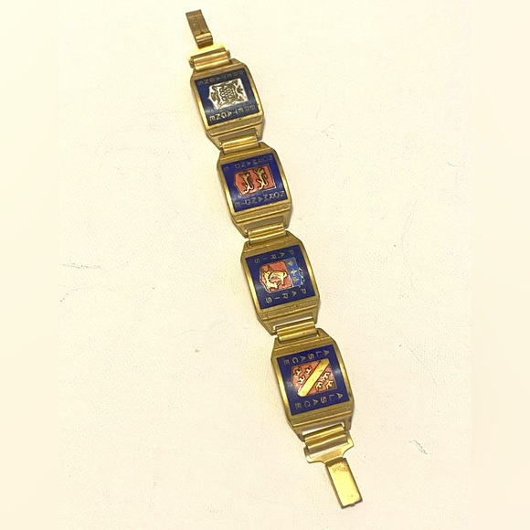 Vintage WWII Commemorative Panel Bracelet - Picture 4 of 15